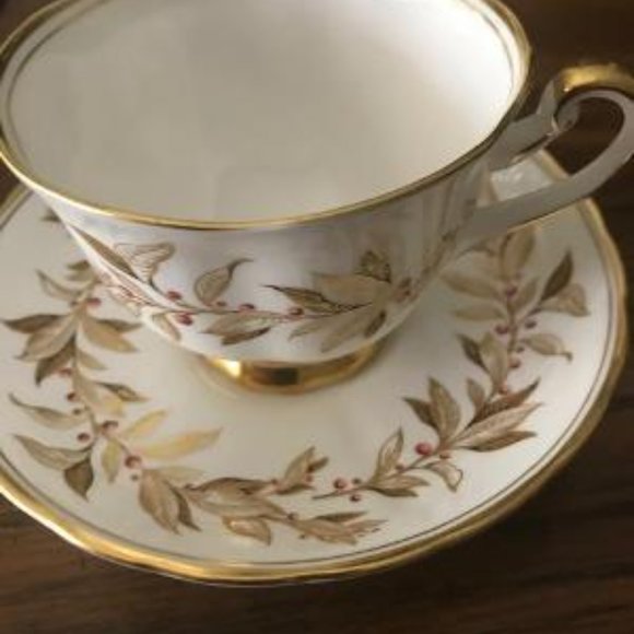 ROYAL CHELSEA ALMOND WILLOW TEACUP & SAUCER - EXC - Picture 3 of 8